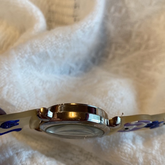 FG Quartz Cat blue, white lavender watch!  Second hand cat moves! Needs battery! - Picture 6 of 9